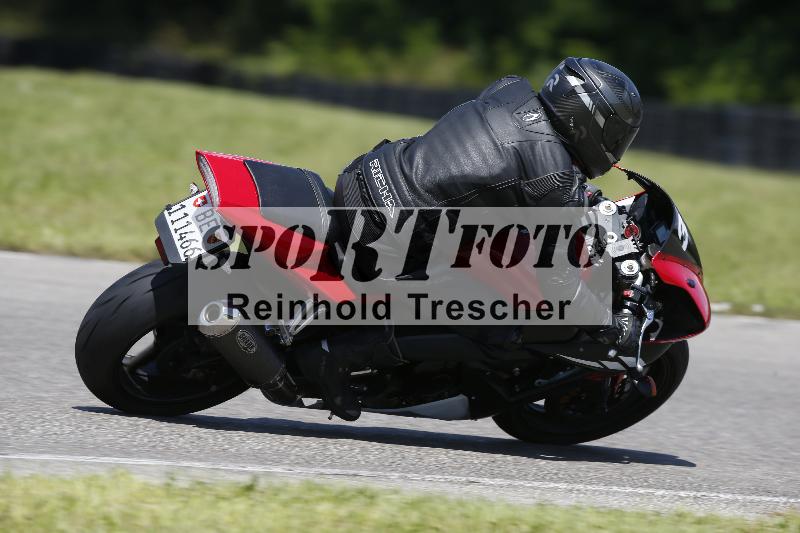 /Archiv-2024/29 12.06.2024 MOTO.CH Track Day ADR/Gruppe gelb/32